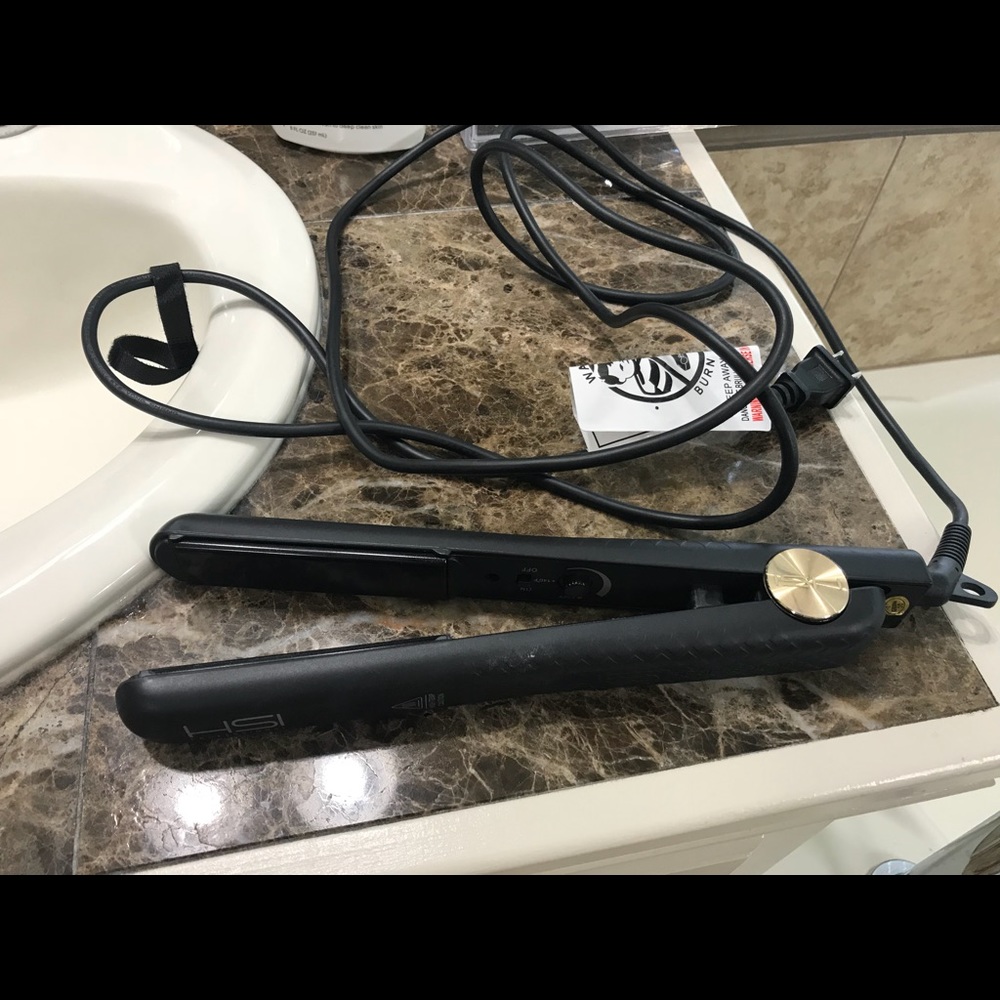 HSI Professional Straightener